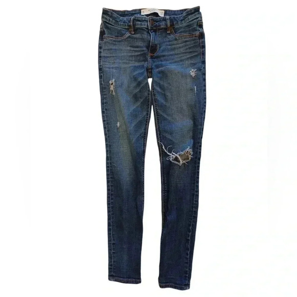 Ambercrombie & Fitch  Distressed Skinny Dark Wash Jeans Size 26/2 - Picture 1 of 8